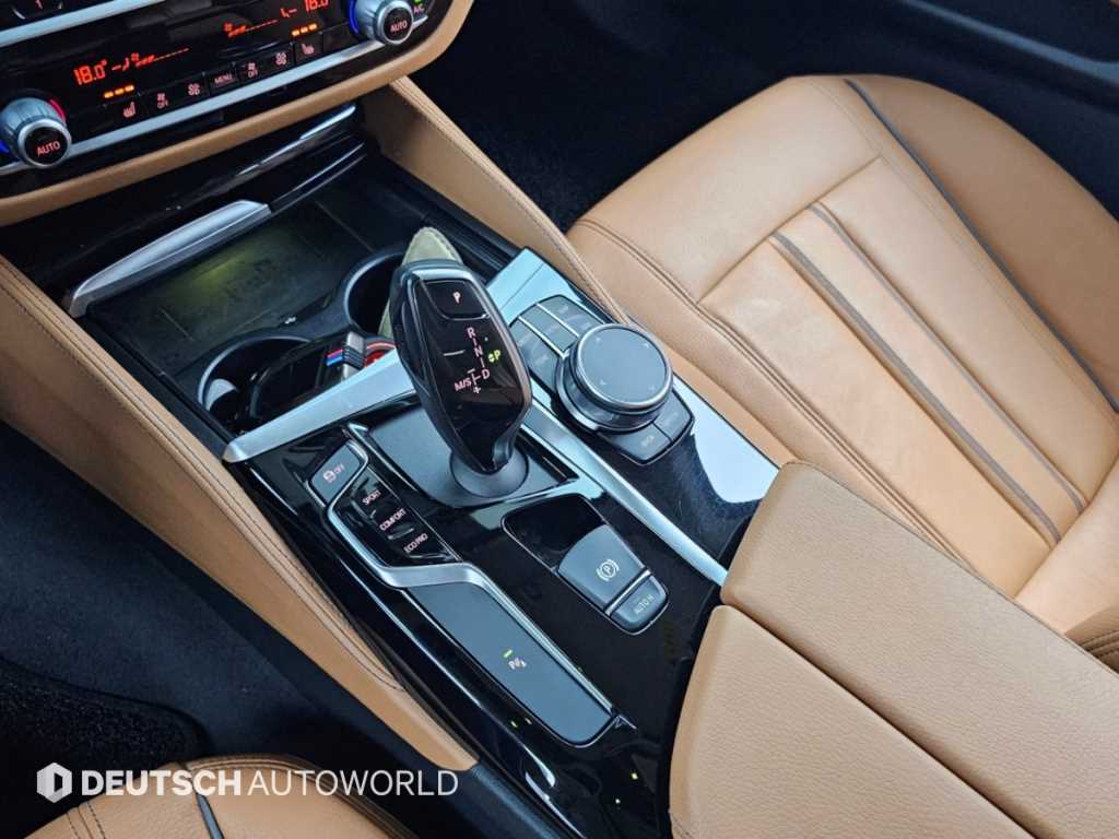 BMW 5-Series — photo 09