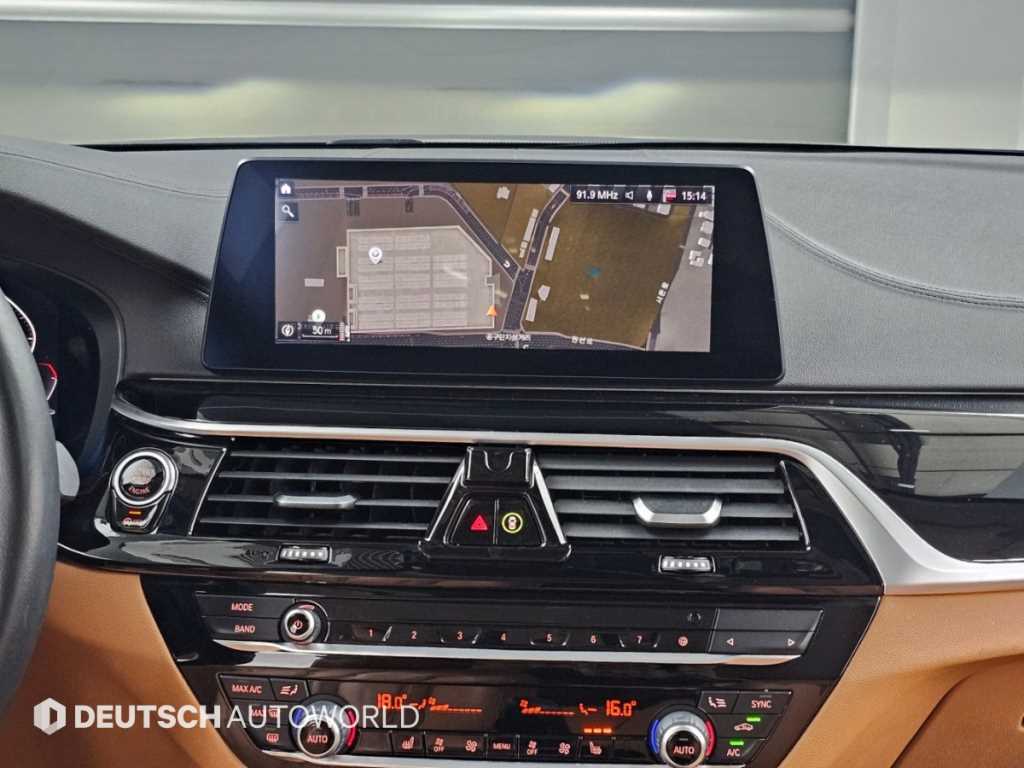 BMW 5-Series — photo 14