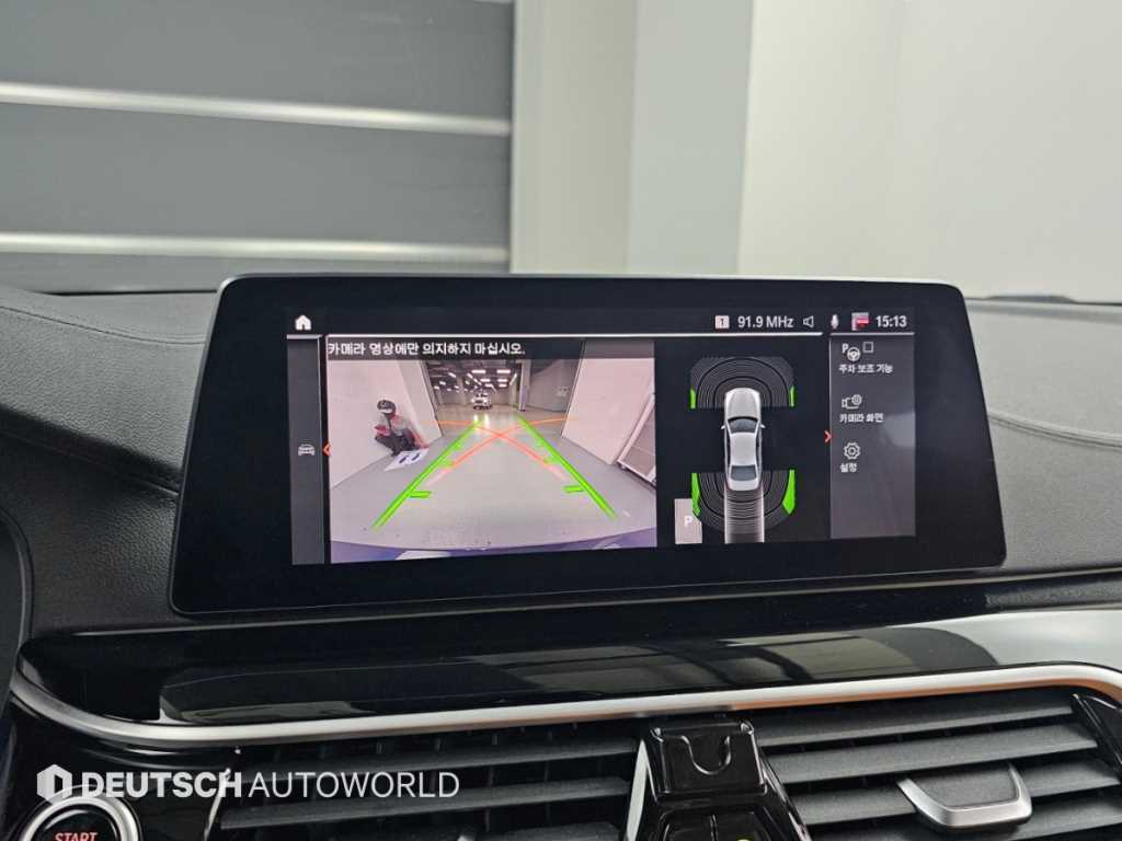 BMW 5-Series — photo 15
