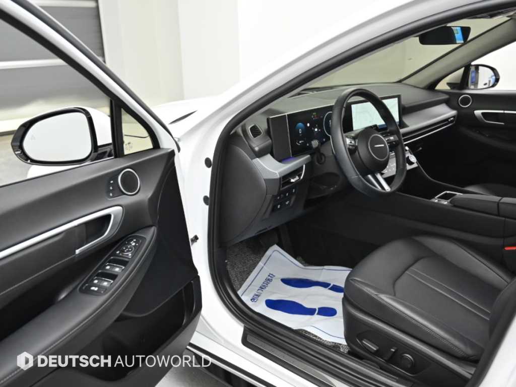 Hyundai Sonata — photo 11