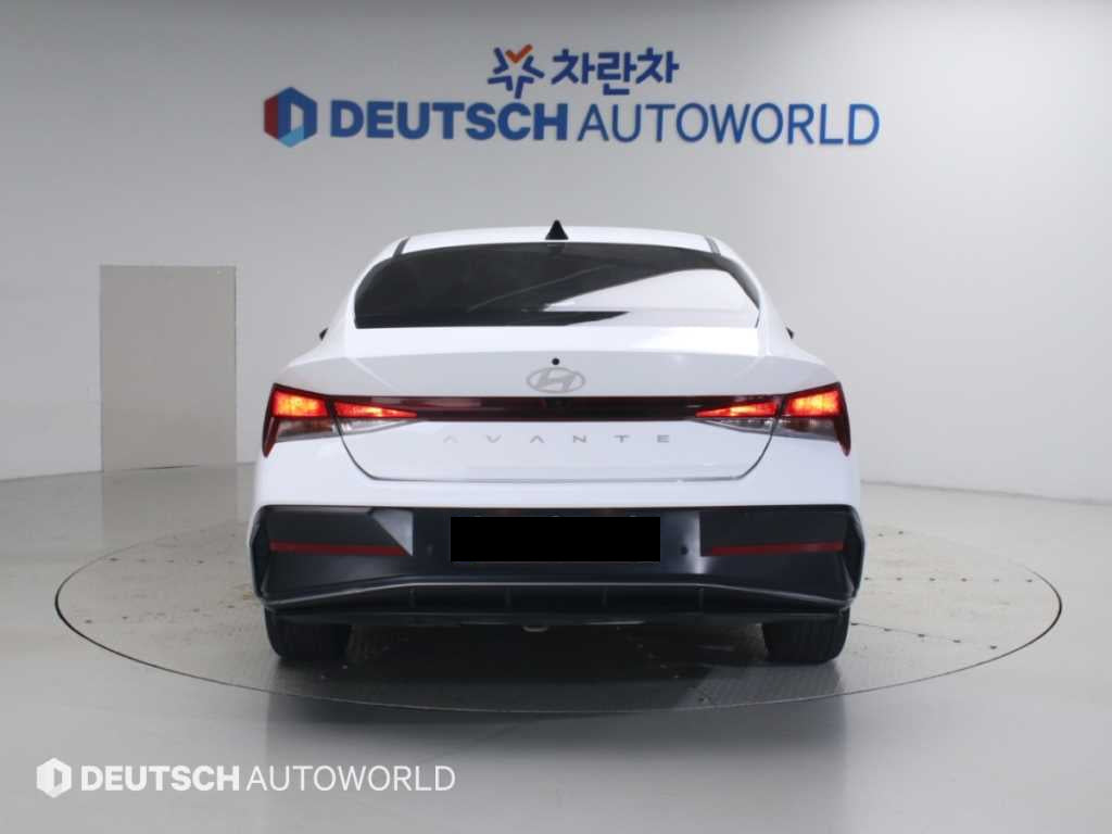 Hyundai Avante — photo 04