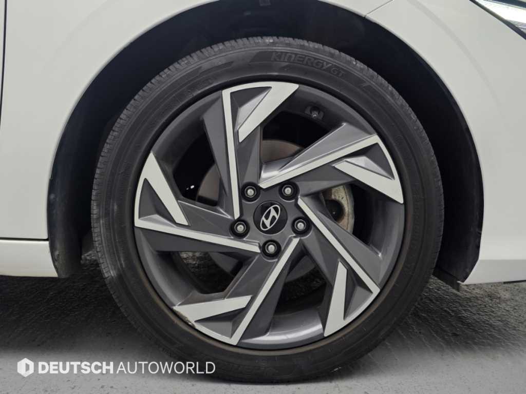 Hyundai Avante — photo 05