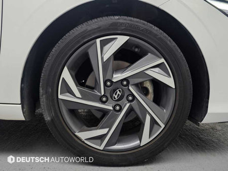Hyundai Avante — photo 05
