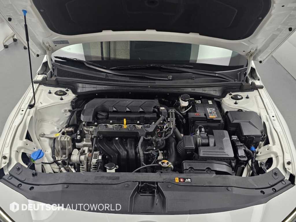 Hyundai Avante — photo 06