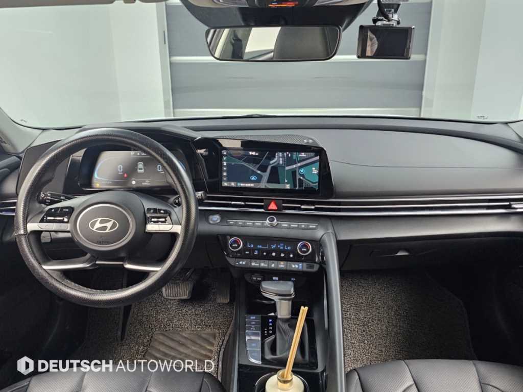 Hyundai Avante — photo 07