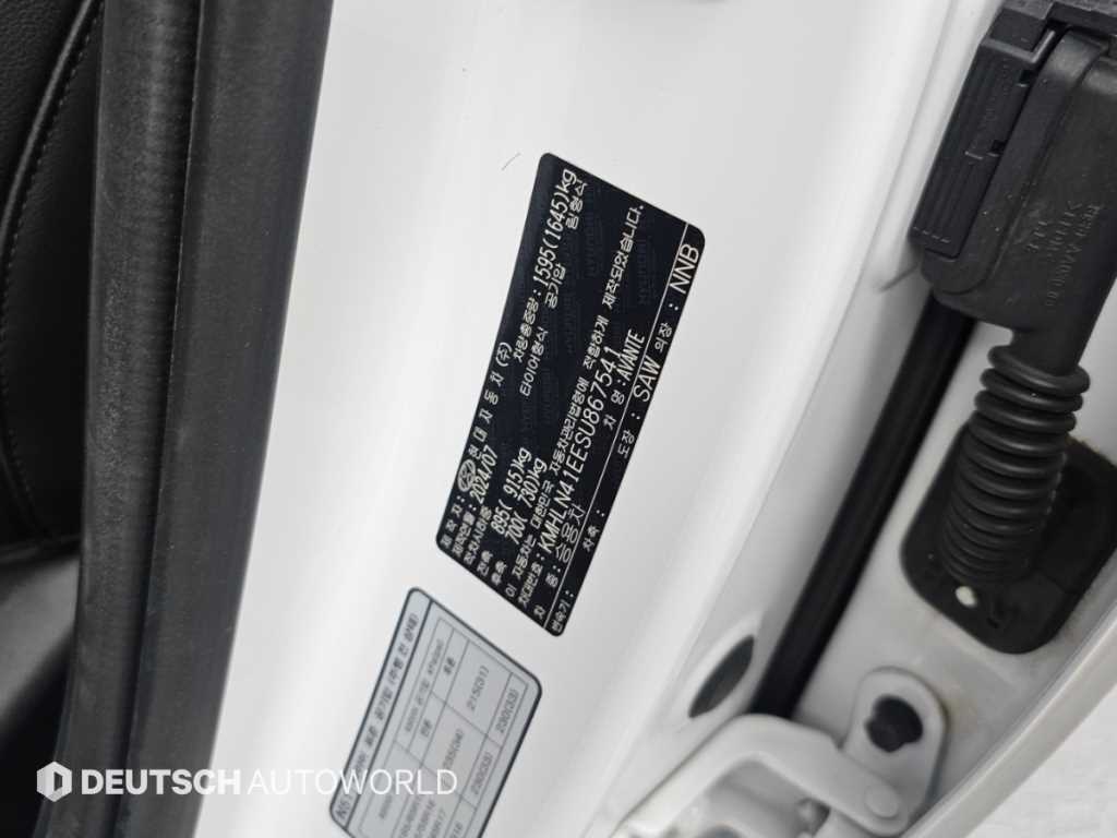 Hyundai Avante — photo 20