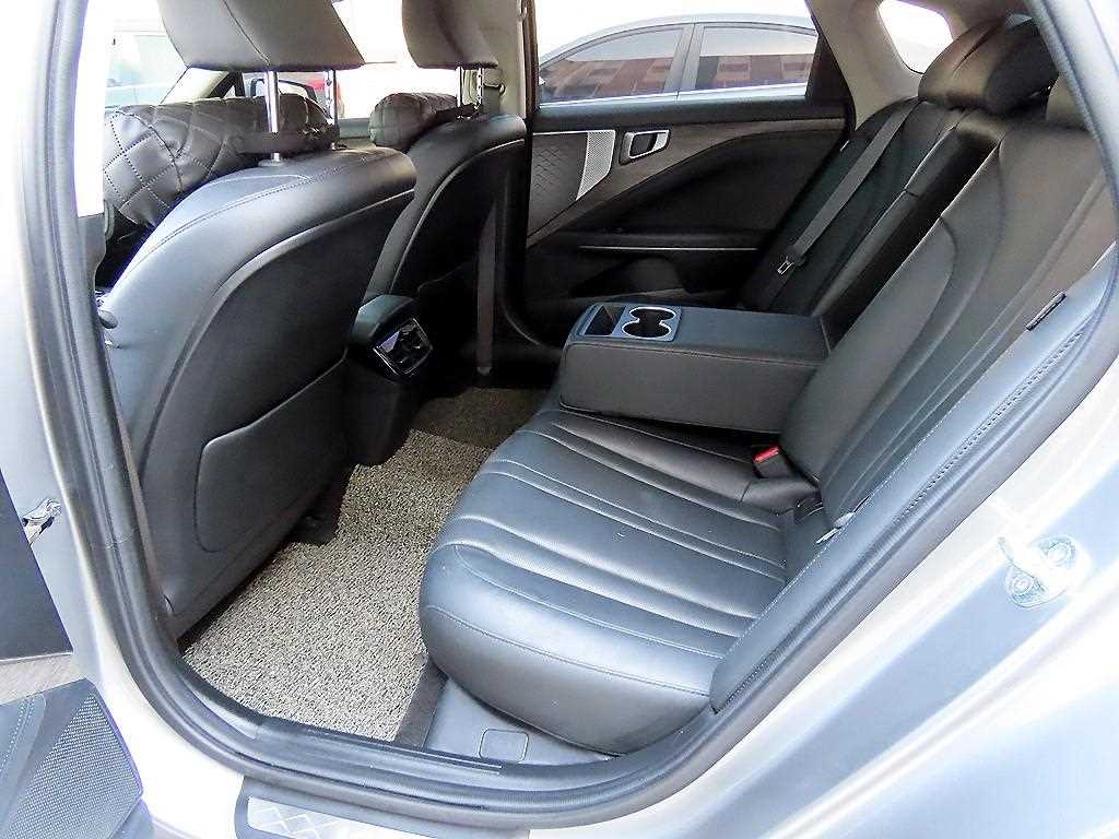 Kia K8 — photo 06