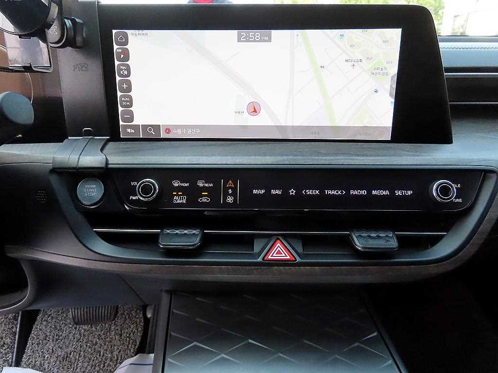 Kia K8 — photo 13