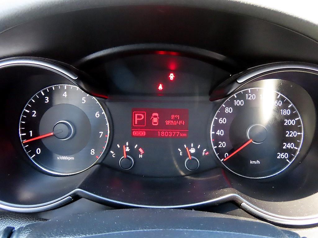 Kia K7 — photo 09