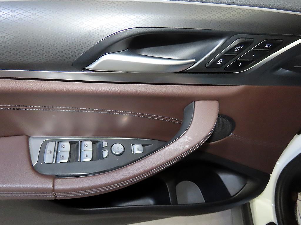 BMW X4 — photo 13