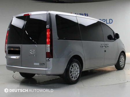 Hyundai Staria — photo 02