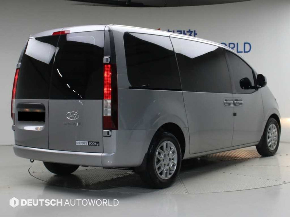 Hyundai Staria — photo 02