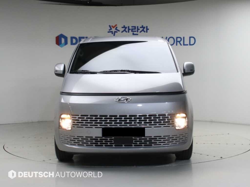 Hyundai Staria — photo 03