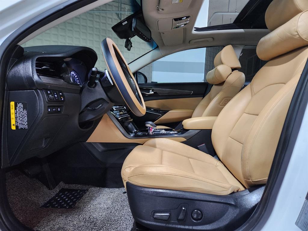 Kia K7 — photo 01