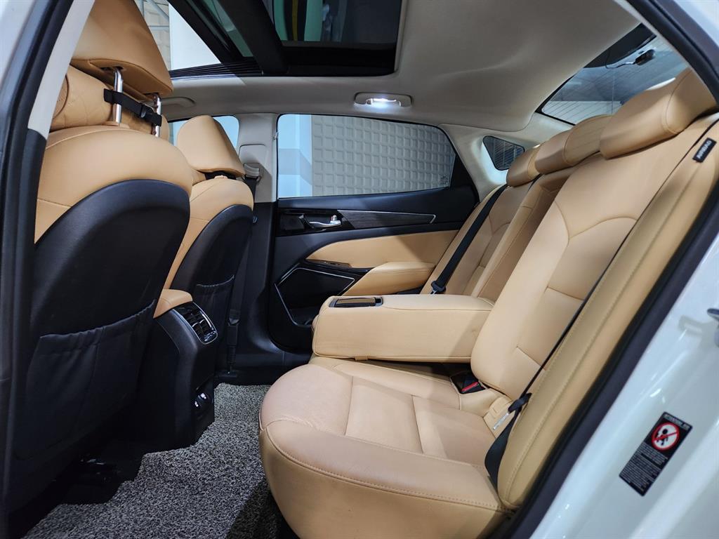 Kia K7 — photo 02