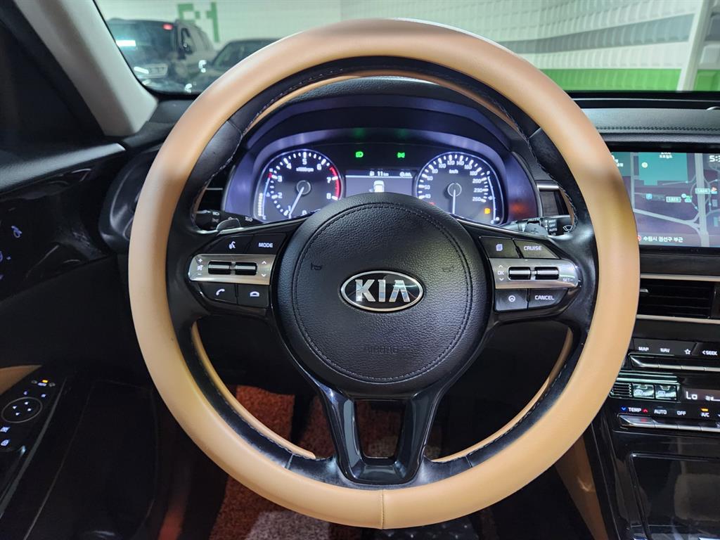 Kia K7 — photo 11