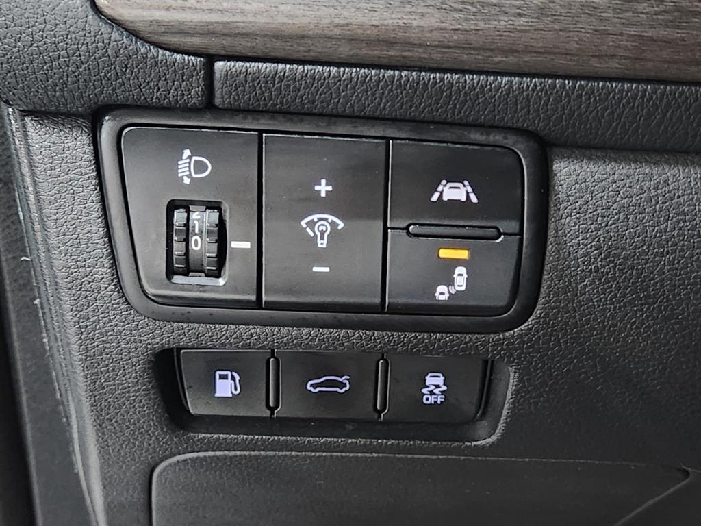 Kia K7 — photo 17