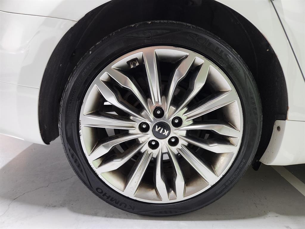Kia K7 — photo 19