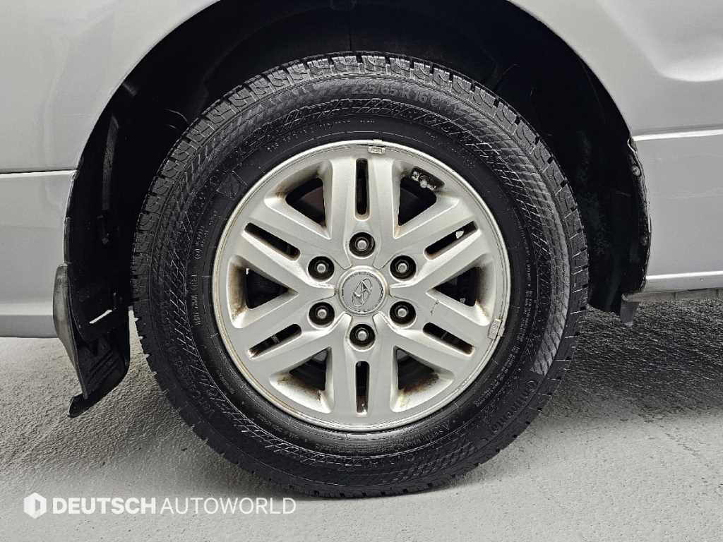 Hyundai Starex — photo 05