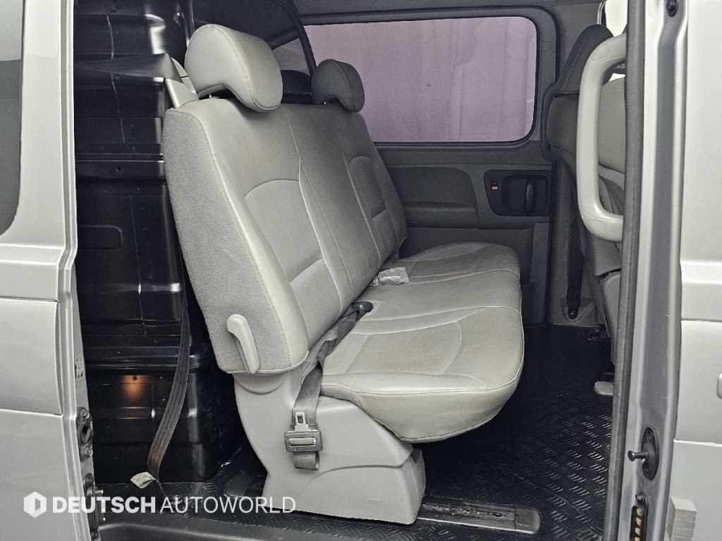 Hyundai Starex — photo 12