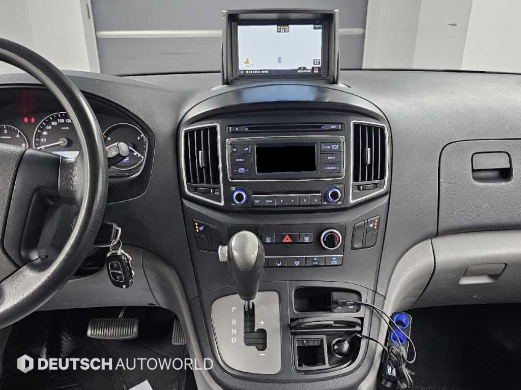 Hyundai Starex — photo 14