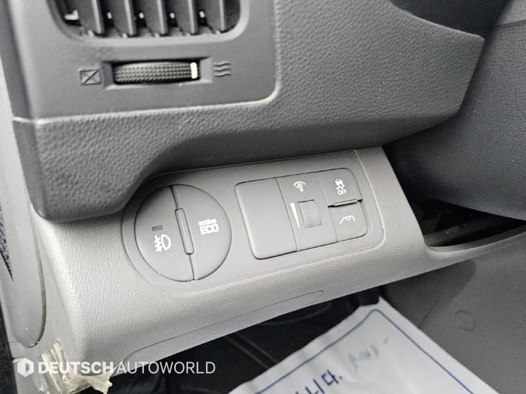 Hyundai Starex — photo 19