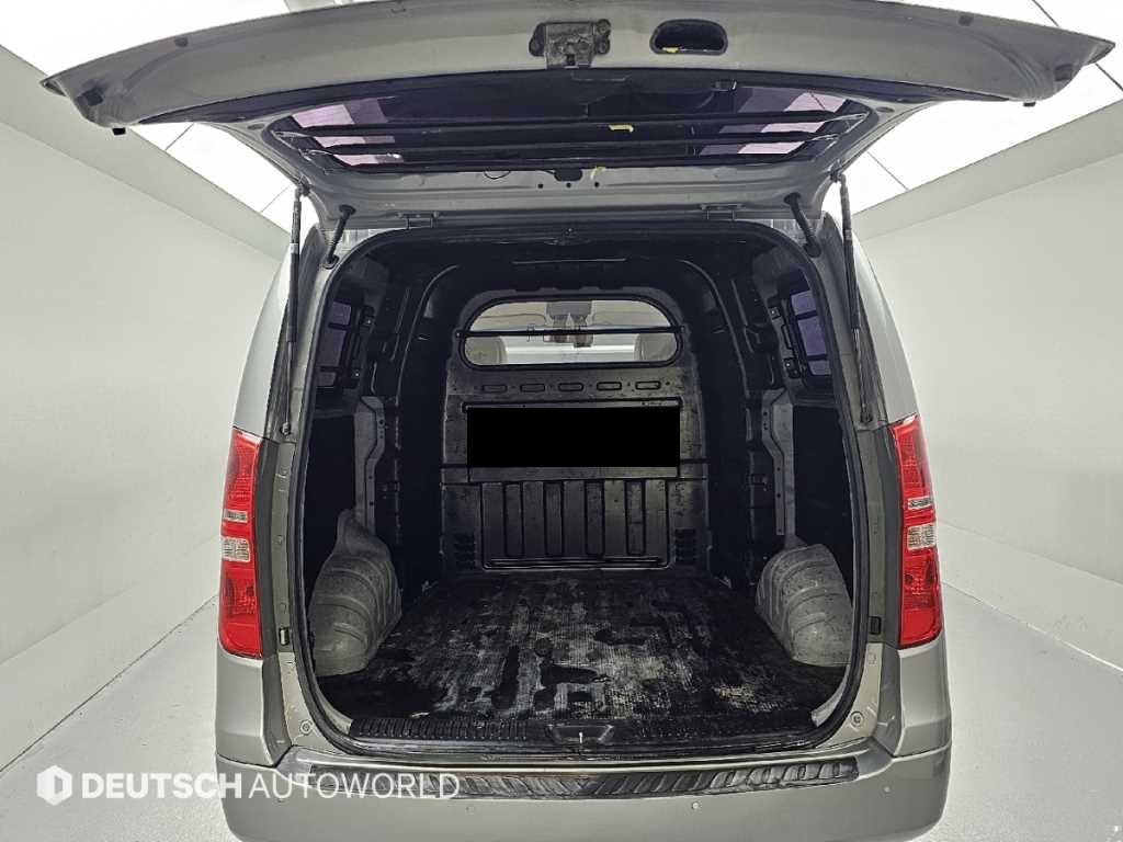 Hyundai Starex — photo 20