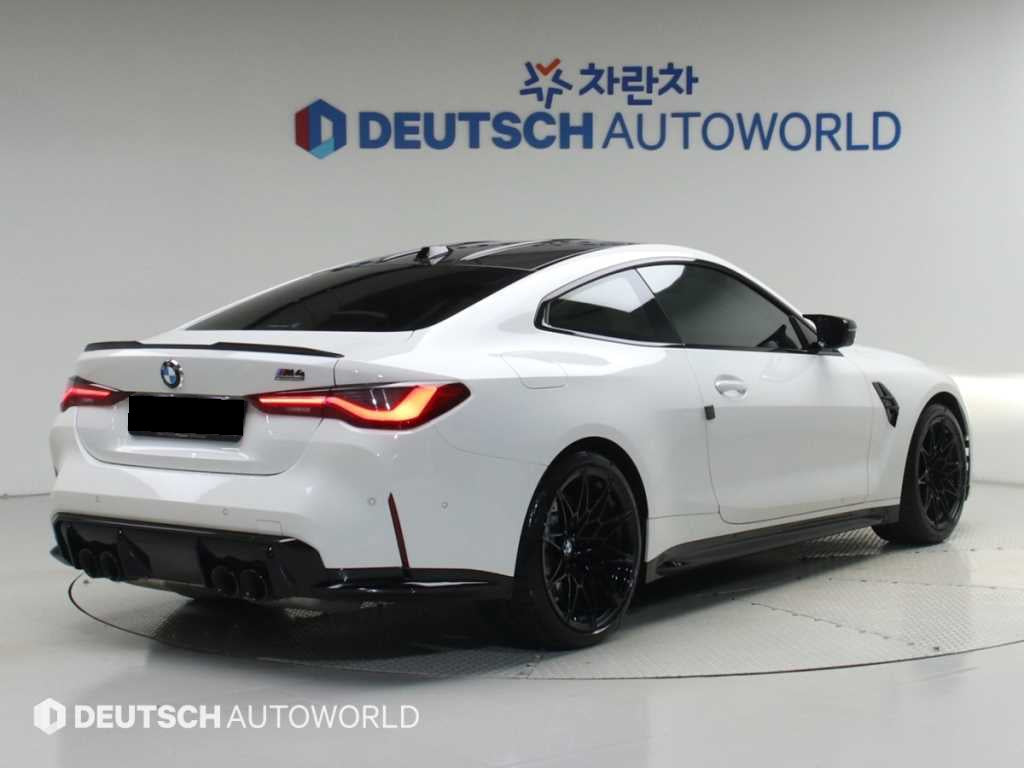 BMW M4 — photo 02