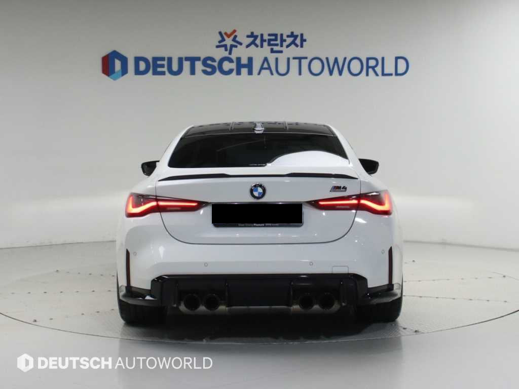BMW M4 — photo 04