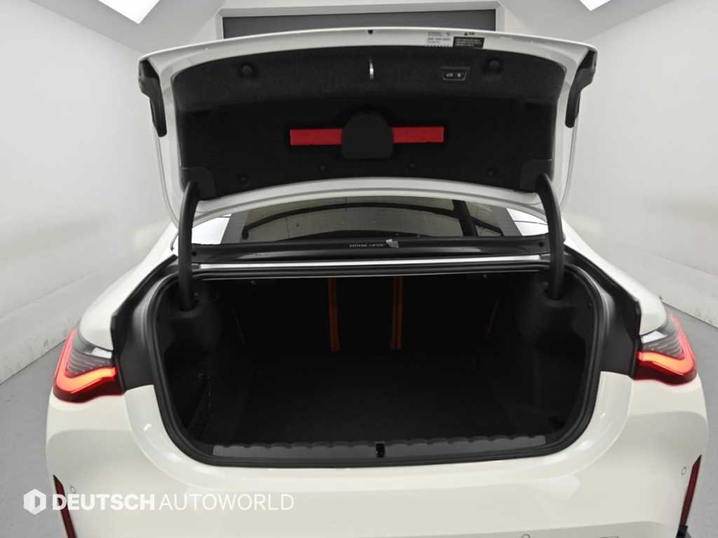 BMW M4 — photo 19