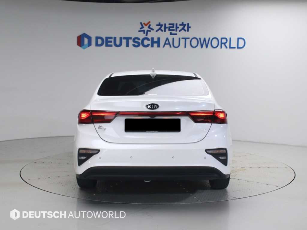 Kia K3 — photo 04
