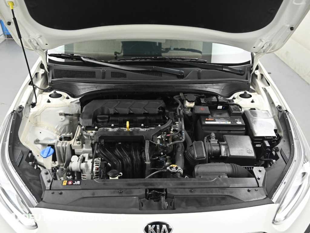 Kia K3 — photo 06
