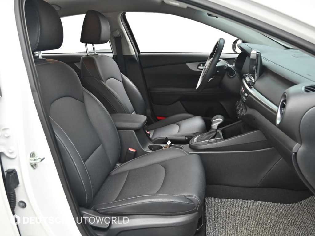 Kia K3 — photo 10