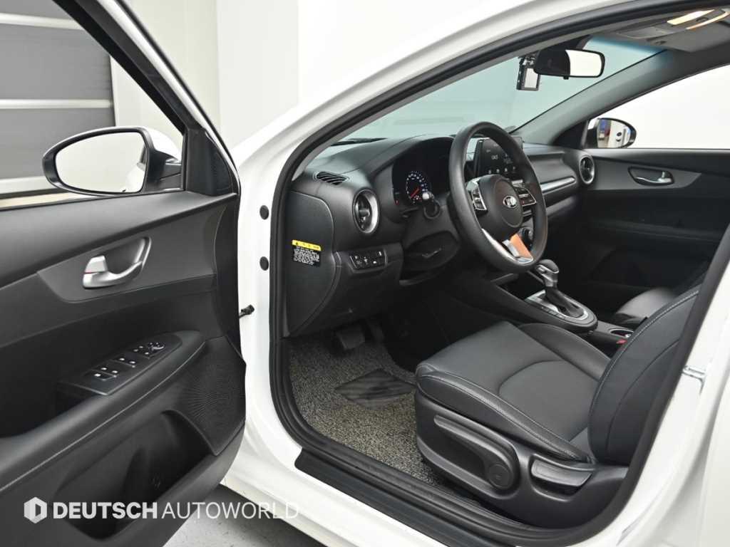 Kia K3 — photo 11