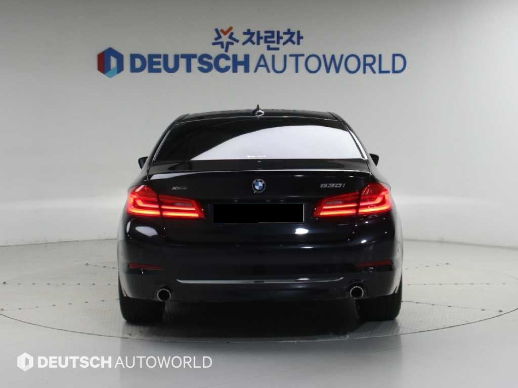 BMW 5-Series — photo 04