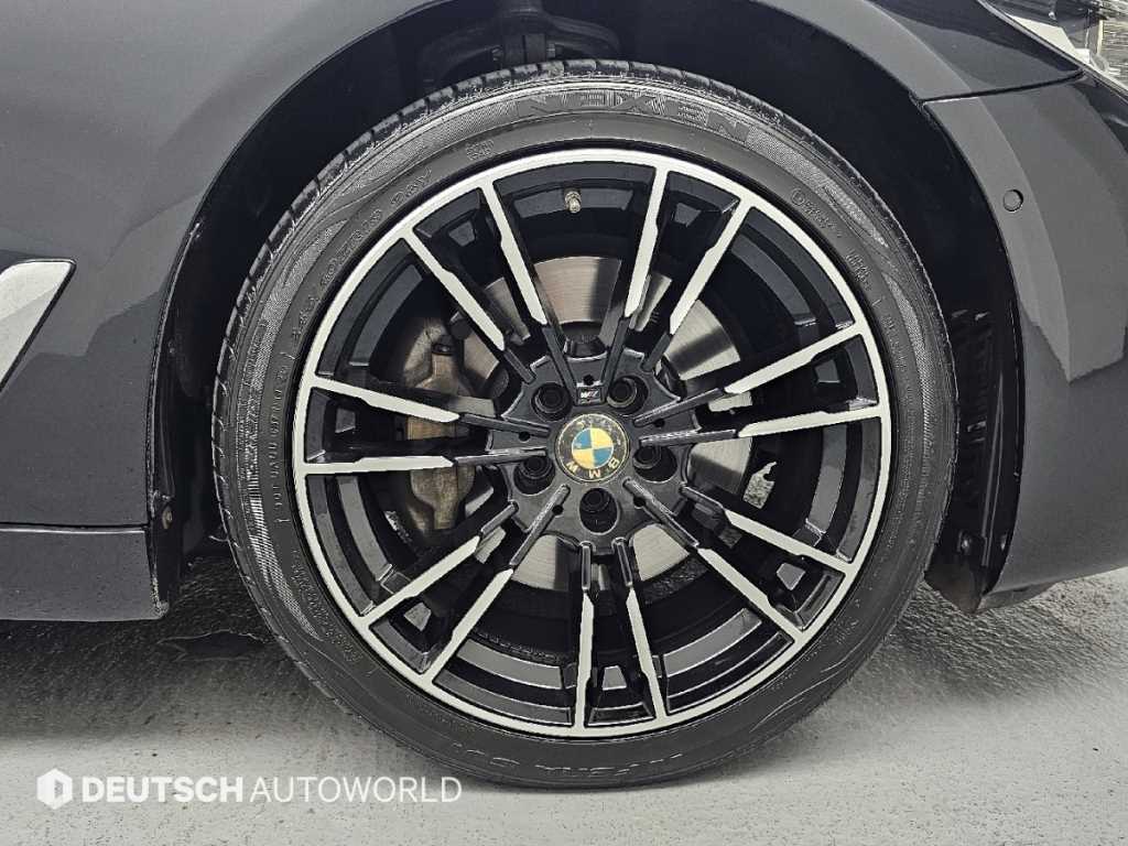 BMW 5-Series — photo 05