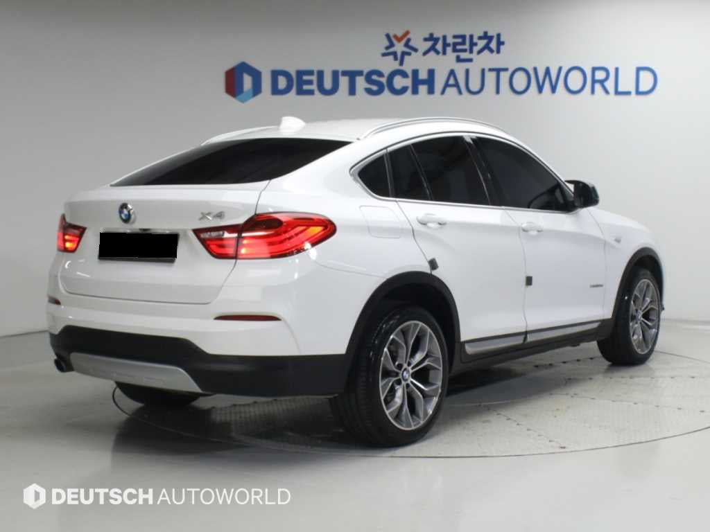 BMW X4 — photo 02