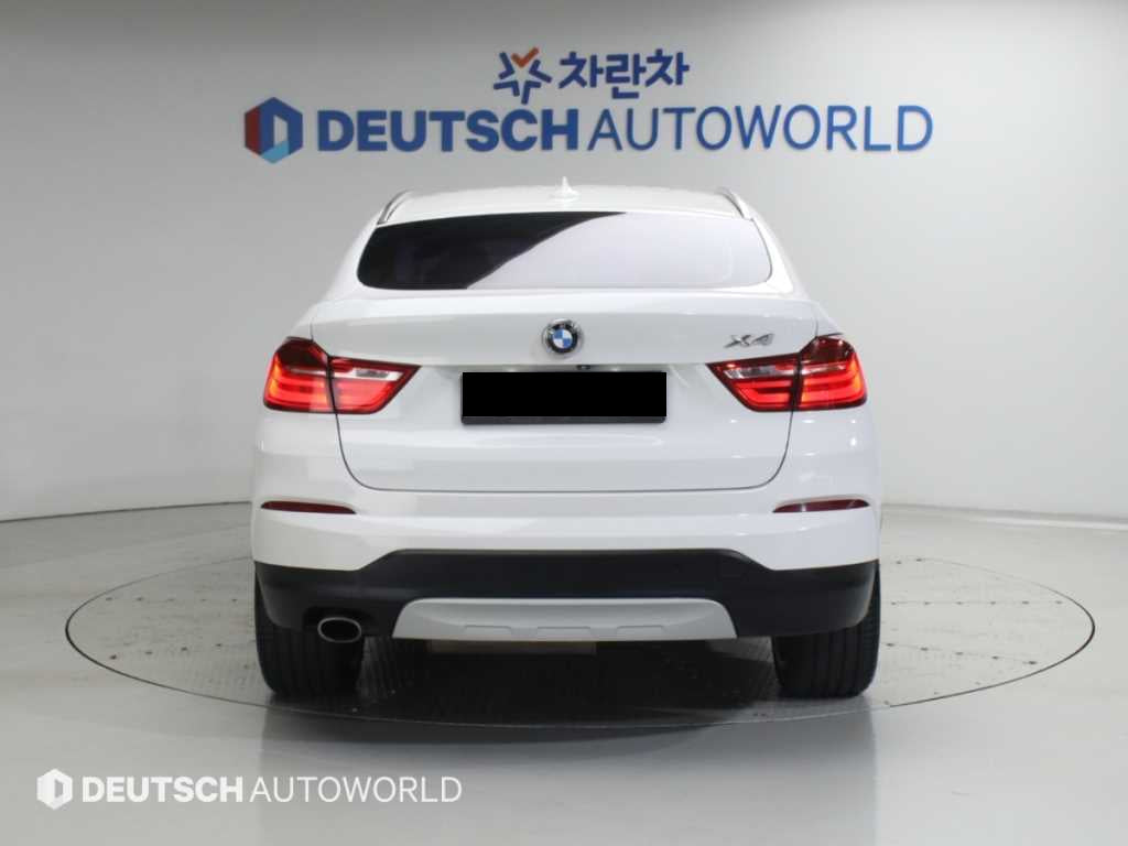 BMW X4 — photo 04