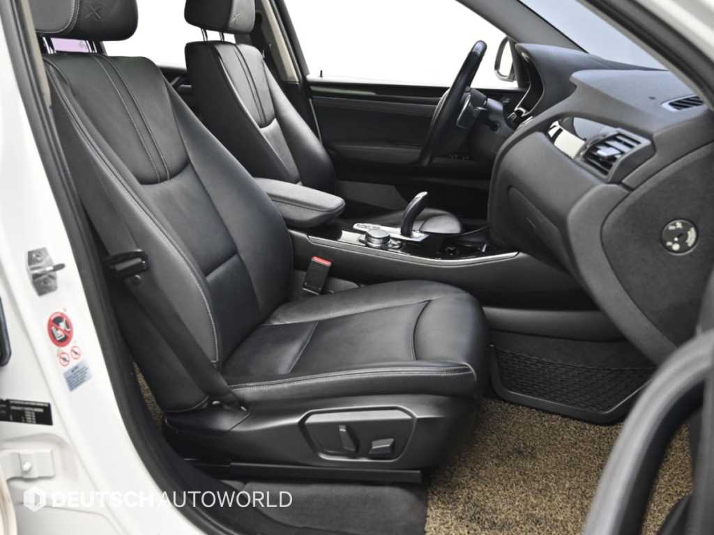 BMW X4 — photo 10