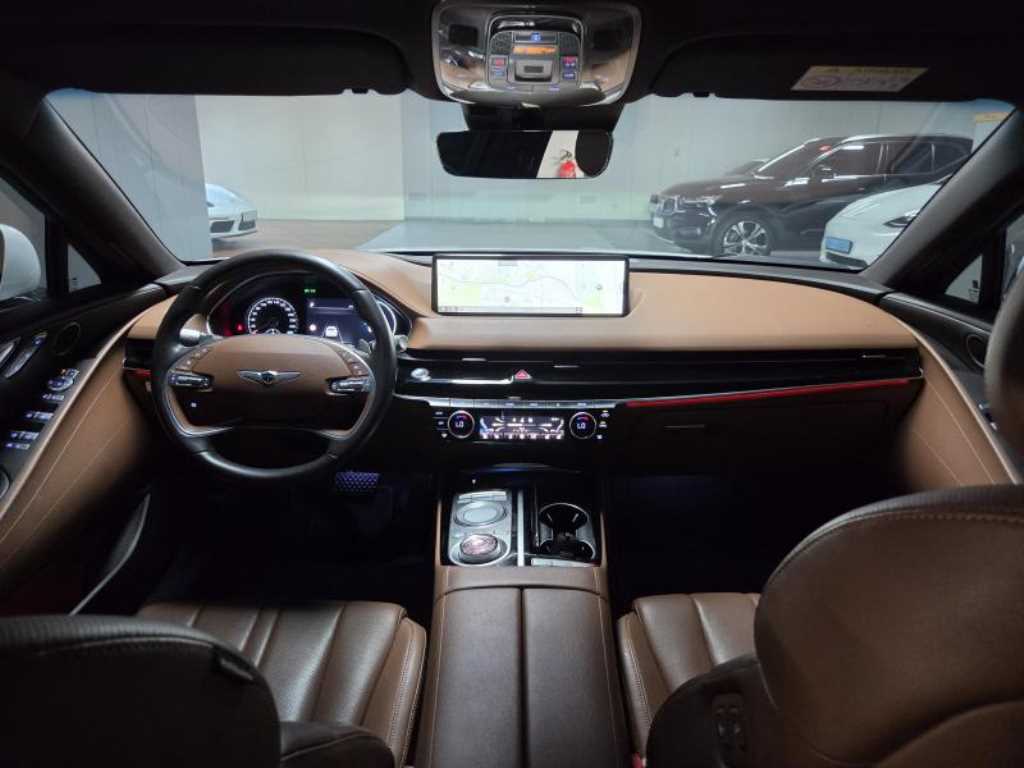 Genesis G80 — photo 08