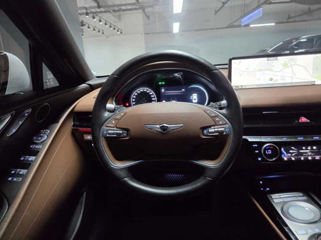 Genesis G80 — photo 09