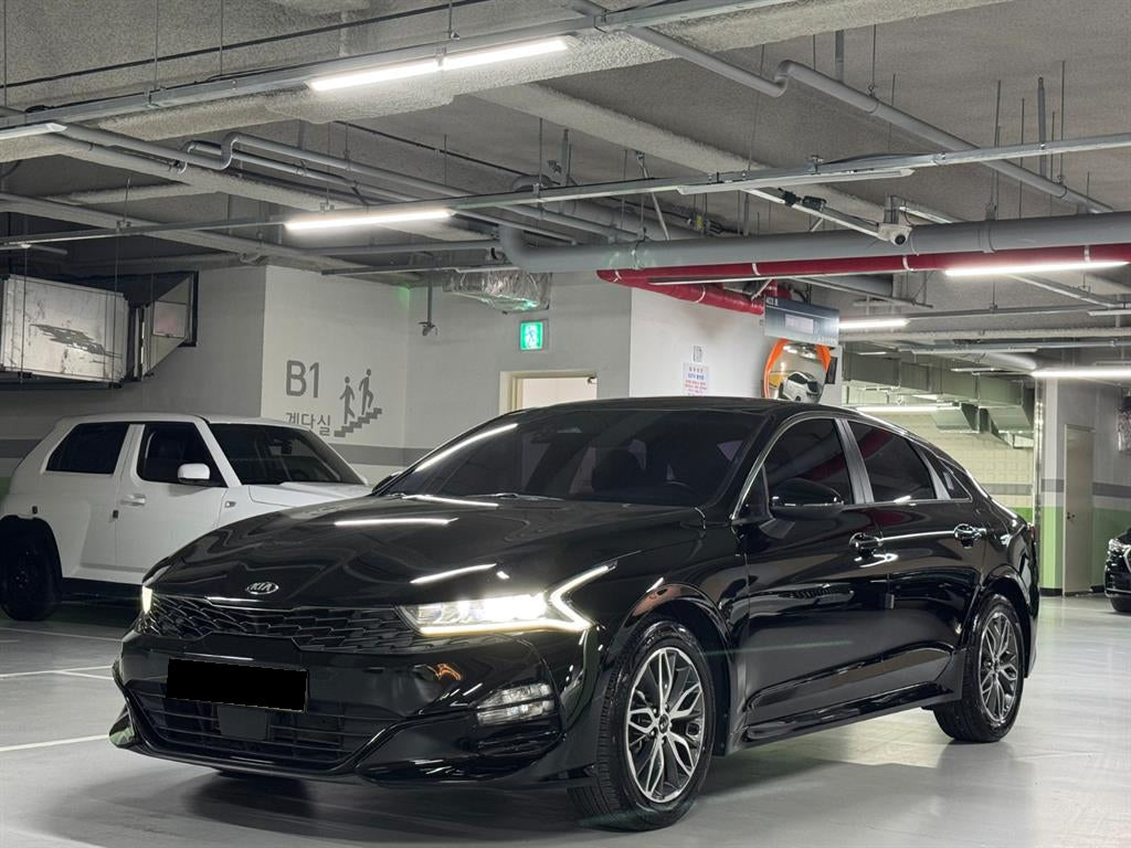 Kia K5 — photo 01