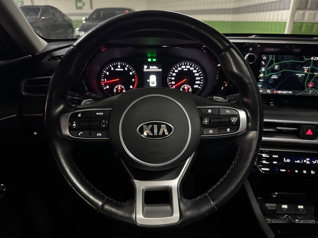 Kia K5 — photo 10