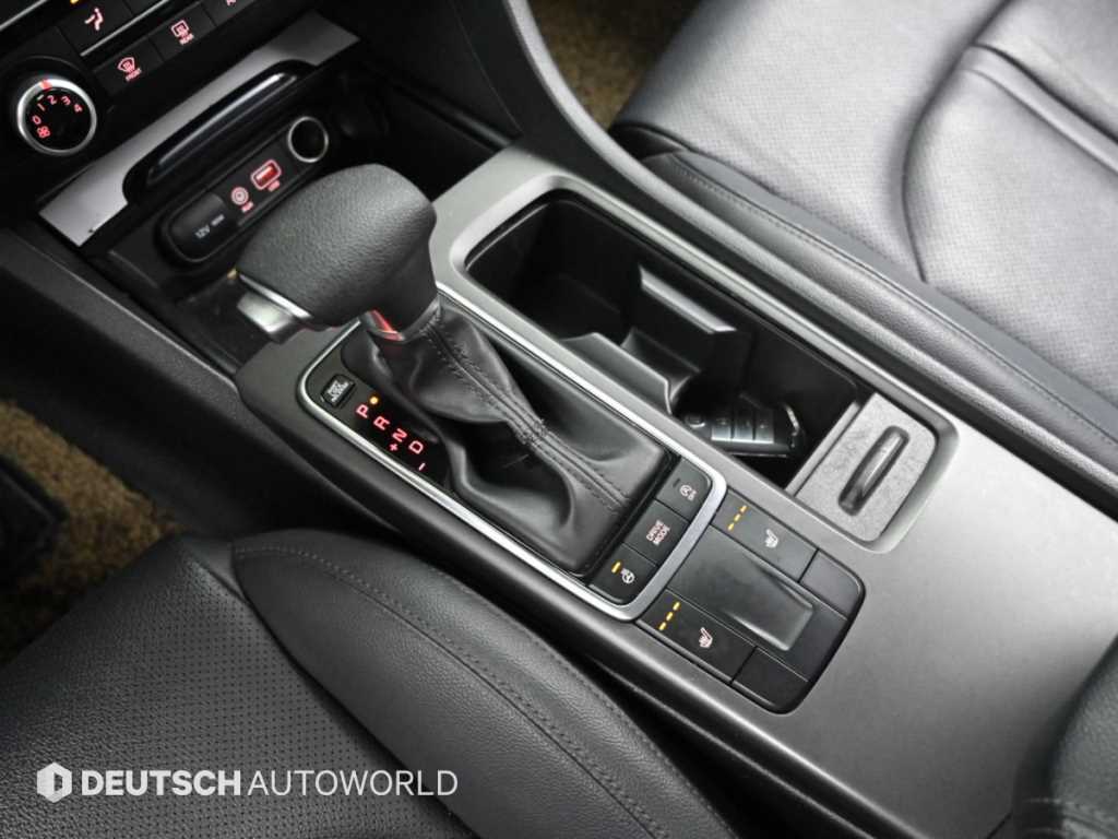 Kia K5 — photo 09