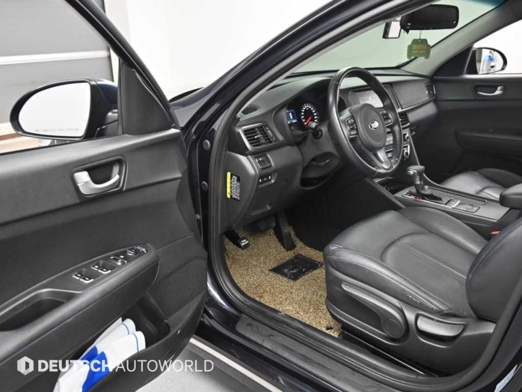 Kia K5 — photo 11