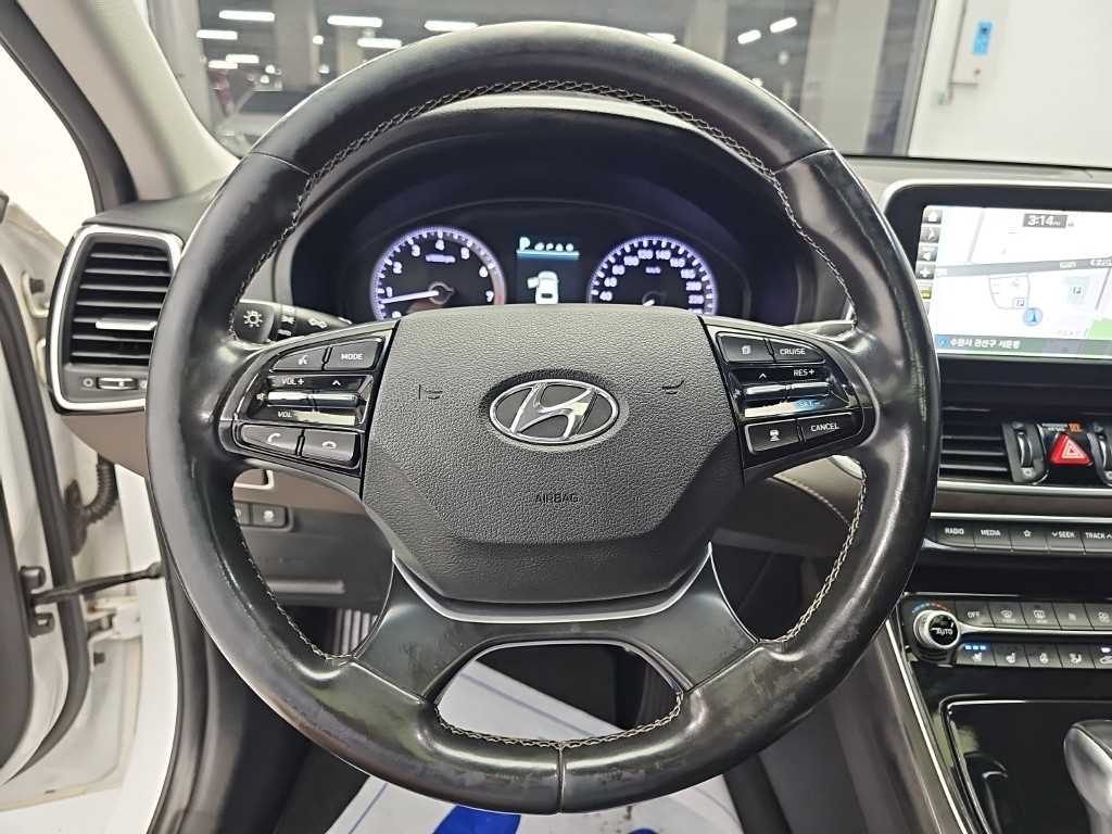 Hyundai Grandeur — photo 09