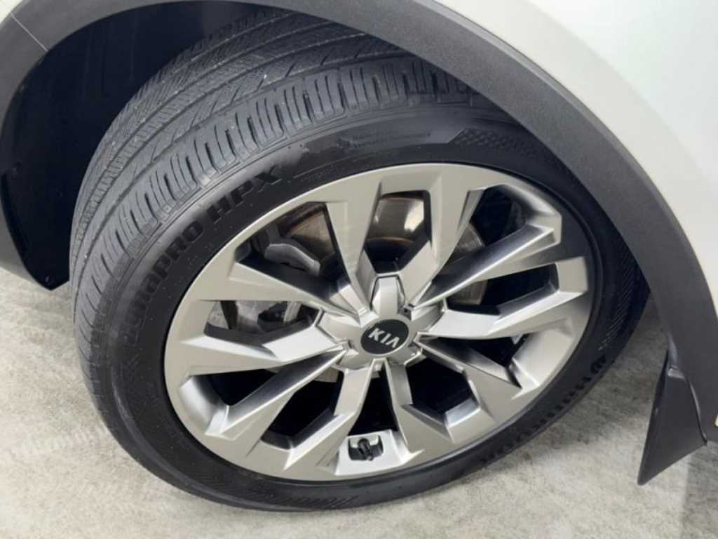 Kia Sorento — photo 20