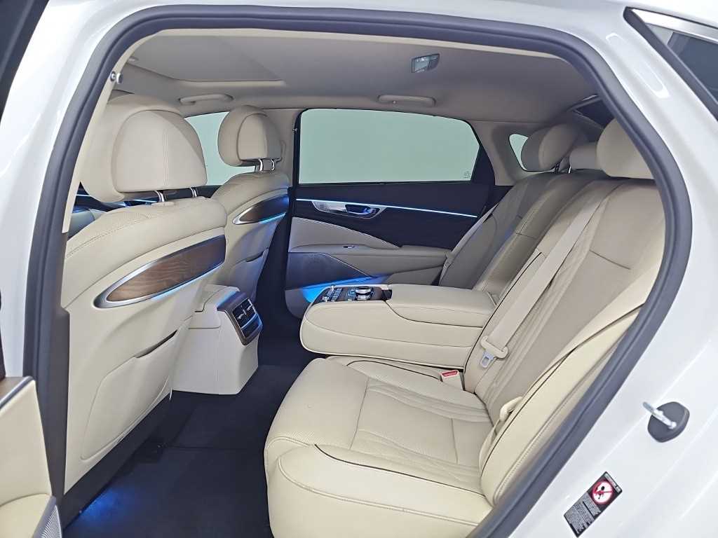 Kia K9 — photo 12