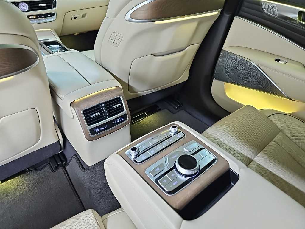 Kia K9 — photo 13