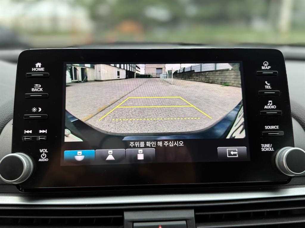 Honda Accord — photo 12